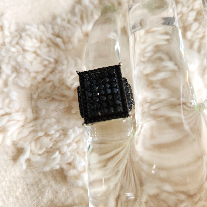 Ring Sterling Black Pave Spinel 20$